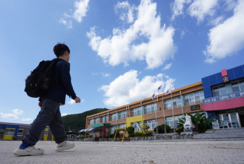 [저출생이 불러온 작은 학교] <중> 사회성 발달 저해·교과목 선택 제한…