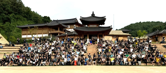 전국에서 모여든 500여명의 백패커들이 7일과 8일 이틀간 안동 도산권역에서 트레킹을 즐기면서 안동의 자연과 문화의 매력에 흠뻑 빠졌다. 안동시 제공