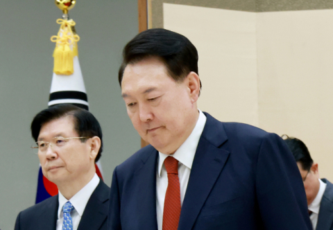 경찰, 경호처장 특수공무집행방해 입건…