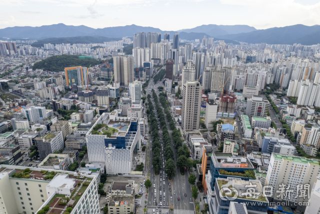 대구 동구 신천동 동대구로 일대 전경. 안성완 기자 asw0727@imaeil.com