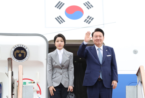 尹, 2박4일 '체코 원전 세일즈' 출국…