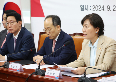 농업인 소득·경영 안전망 구축…공익직불제 확대·수입안정보험 도입