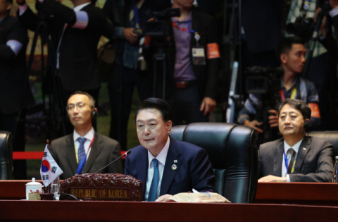 한-아세안 ‘포괄적전략동반자관계’ 수립…'남중국해 항행·상공비행 자유' 결의