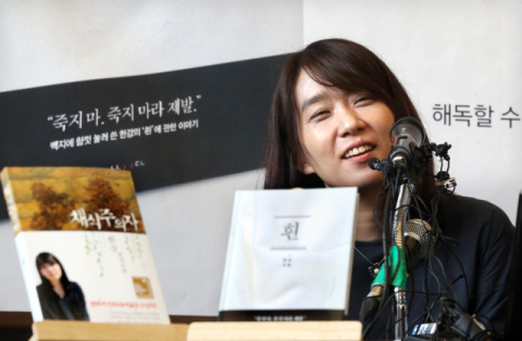 중성적 시선으로 인류 비극 주시…한강 작품세계