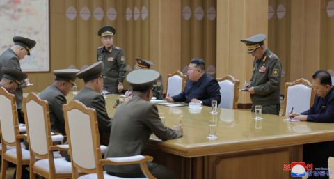 김정은, '무인기 침투'에 군·정보 수뇌부 소집…남북 연결도로 폭파