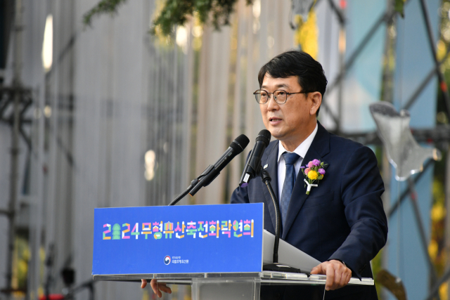 최응천 국가유산청장이 17일 오후 전북 전주시 국립무형유산원에서 열린 