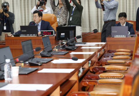  '무릎이 아파서…' 김건희 여사 ‘공천 개입’ 의혹 명태균, 국감 불출석