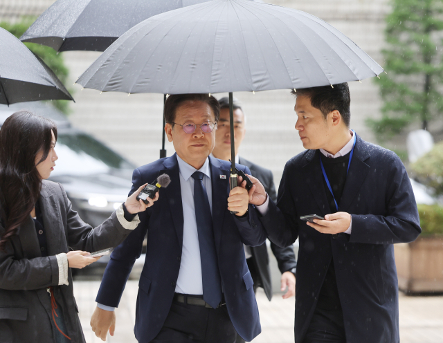 더불어민주당 이재명 대표가 22일 오전 서울 서초구 서울중앙지방법원에서 열린