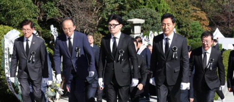 한동훈 소개 빠뜨린 박근령, '고의' 논란에  