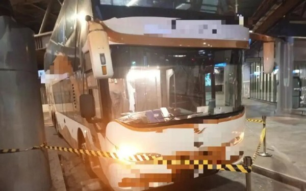 감전사한 것으로 추정되는 소년이 탔던 고속버스. 프리말레이시아투데이(FMT)