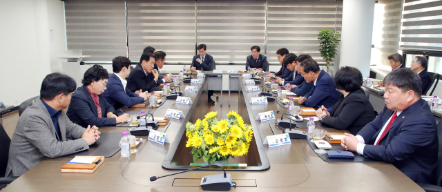 밀양시의회와 밀양시장과의 간담회 개최 모습. 밀양시의회 제공