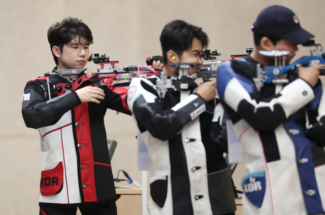 지난달 12일 오후 경남 창원시 창원국제사격장에서 열린 제 105회 전국체육대회 10m 공기소총 남자부 결선 모습. 기사와 직접적인 관계없음. 연합뉴스