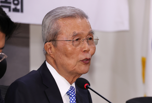김종인 전 국민의힘 비상대책위원장이 7일 오후 국회 의원회관에서 열린 국민의힘 소장파 모임인 
