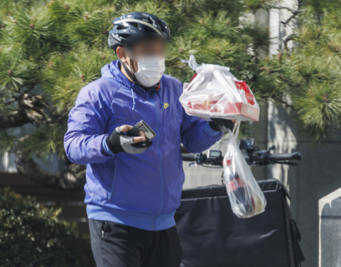 배달이 더 비싸다… 배달앱 차등수수료 도입했으나 '이중가격' 확산