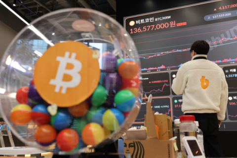 비트코인, 사상 첫 9만9천달러선 돌파…미 SEC 위원장 사퇴 소식 영향