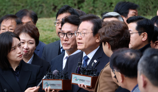 더불어민주당 이재명 대표가 25일 오후 서울 서초구 서울중앙지법에서 열린