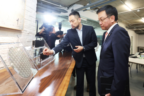 정부, 내년에만 반도체 분야 정책금융 14조원 이상 투입