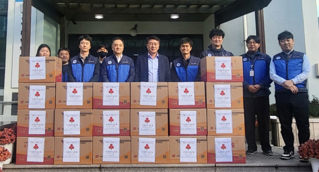 한국수력원자력 건설기술처는 26일 경주시 용강동 취약계층 20가구에 식료품 키트 20세트를 전달했다.