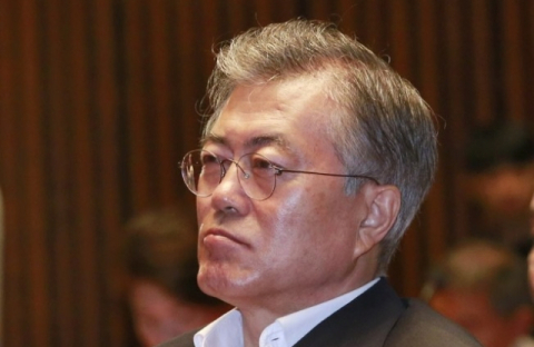 文뇌물죄 기소에 