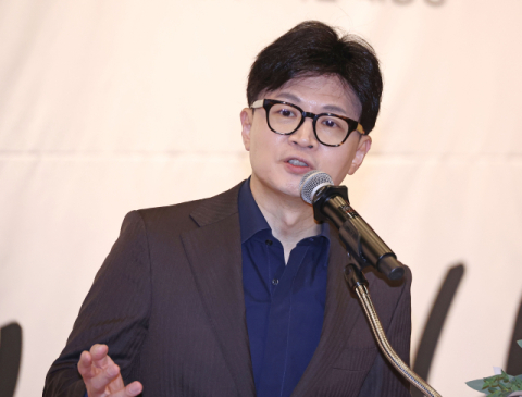 친한 신지호 