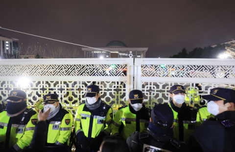 계엄 연루 경찰관 22명 징계 확정…해임·강등 중징계