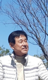 전진식 시인.
