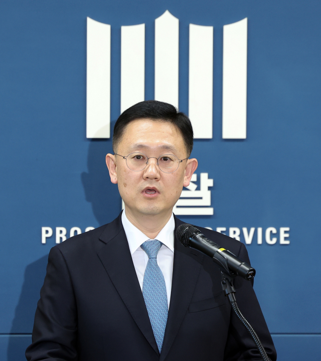 박세현 검찰 비상계엄 특별수사본부 본부장이 8일 오후 서울 서초구 서울고검 기자실에서 수사 관련 브리핑을 열고 있다. 연합뉴스