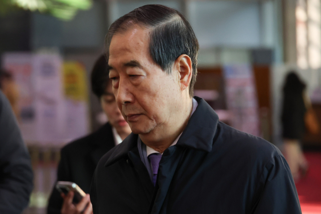 한덕수 국무총리가 9일 서울 종로구 정부서울청사로 출근하고 있다. 연합뉴스