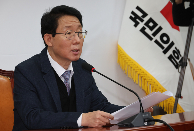 국민의힘 김상훈 정책위의장이 10일 국회에서 예산안 등 현안 관련 브리핑을 하고 있다. 연합뉴스