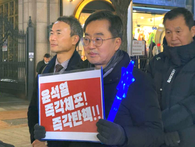 김동연 경기도지사가 11일 오후 수원 인계동 나혜석 거리에서 