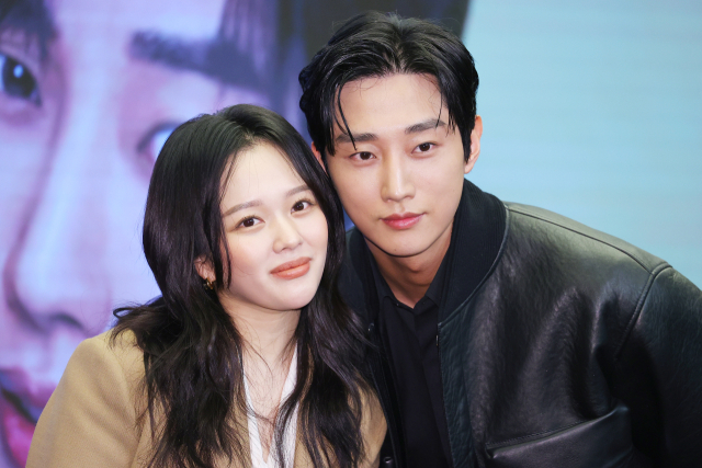 배우 정지소(왼쪽)와 진영이 12일 오후 서울 마포구 스탠포드호텔에서 열린 KBS 새 수목드라마 