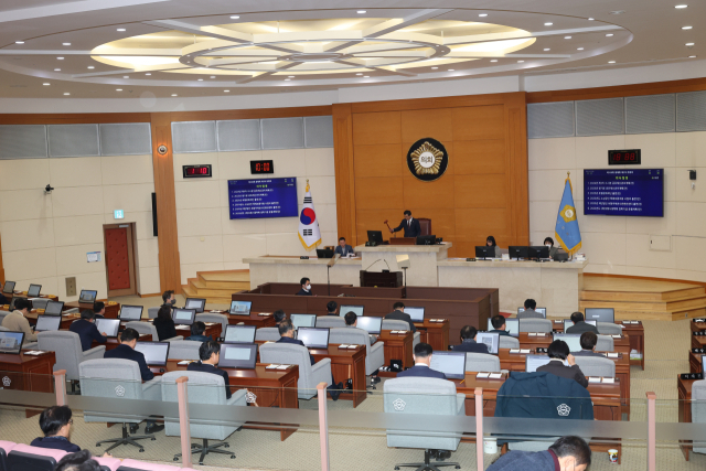 20일 포항시의회가 제320회 정례회 제3차 본회의를 열고 내년도 예산안을 의결하고 있다. 포항시의회 제공.
