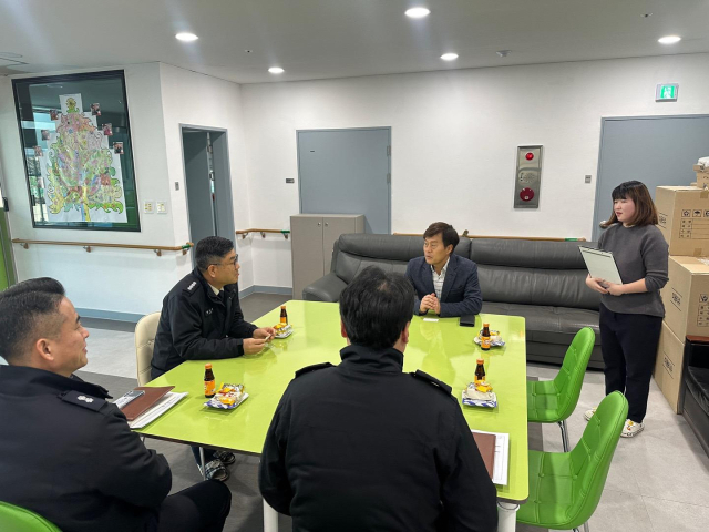 참조은노인요양원 현장지도방문 사진. 밀양소방서 제공