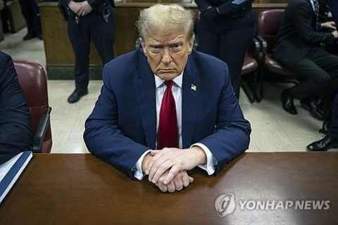 트럼프 '입막음 돈' 사건 10일 형량 선고…판사 