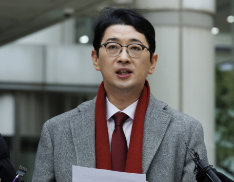 與, 尹탄핵 심판 '내란 혐의' 철회 두고 민주-헌재 교감설 제기