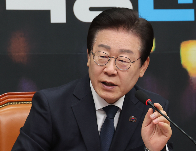 더불어민주당 이재명 대표가 6일 오전 서울 여의도 국회에서 열린 최고위원회의에 참석해 발언하고 있다. 연합뉴스