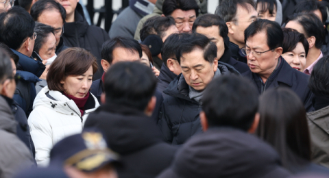 대통령 관저 집결 與의원 
