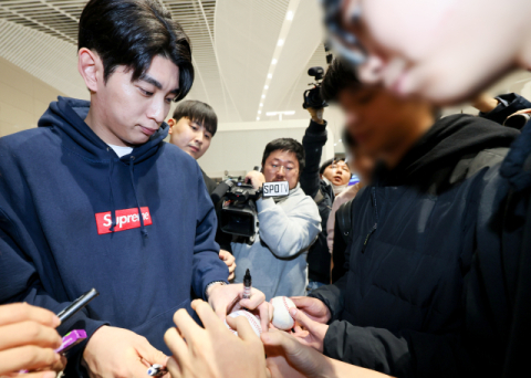 13일 출국한 이정후 
