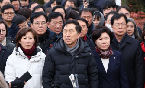 국힘 의원 30~40명, 15일 관저 앞 재집결할 듯…