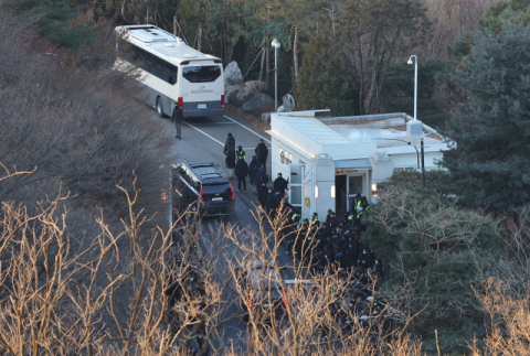 경호처 '尹영장 저지' 사실상 무산…경호관들 대기동 머물러