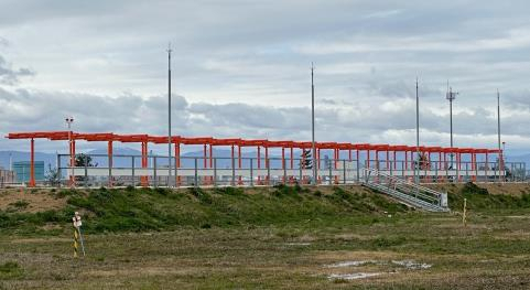 국토부가 활주로 근처에 