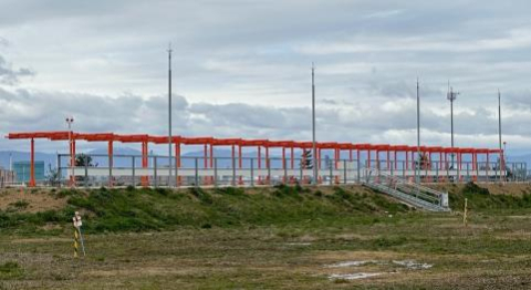 공항 활주로 주변 시설물 '부러지기 쉬운 재질' 의무화