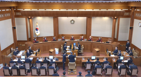 [계엄 두 달] 연휴 끝난 헌재, 탄핵심판 본격화… 尹 대통령 측 어떤 대응 펼까 