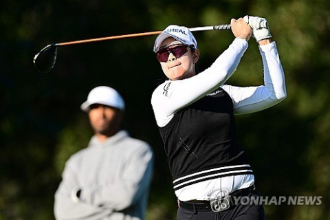 김아림, LPGA투어 개막전 이틀 연속 선두…