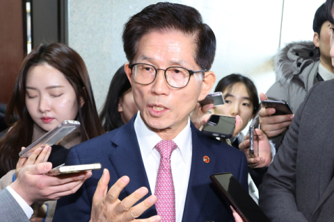 김문수, '정치 행보' 관측에 