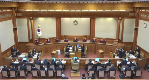 '87년 체제' 산물… 헌법재판소 무용론? 대법원이 헌재 역할 하는 나라도…