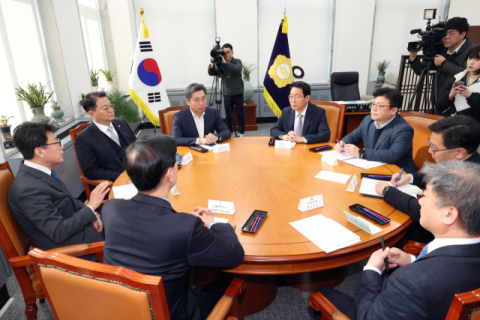 국회, 정파 떠나 민생·경제 살펴야…巨野 협치에 달렸다
