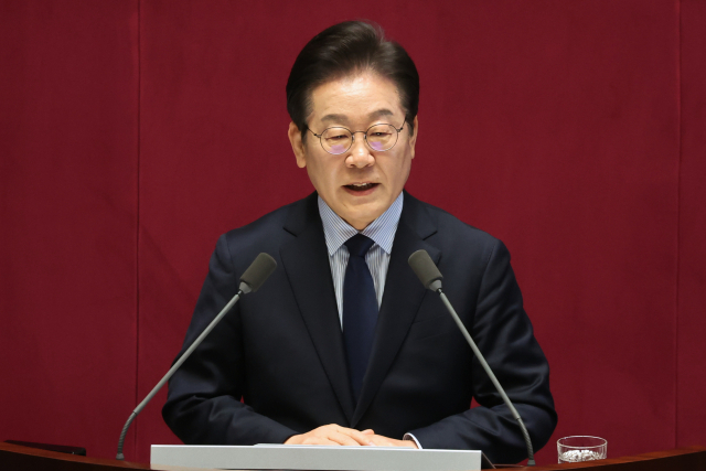 이재명 더불어민주당 대표가 10일 국회 본회의에서 교섭단체 대표 연설을 하고 있다. 연합뉴스