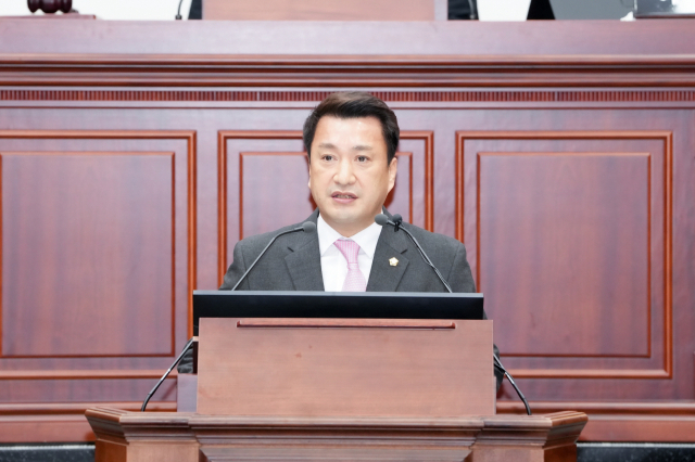 경주시의회 제288회 임시회에서 5분 자유발언을 하는 최재필 경주시의원.