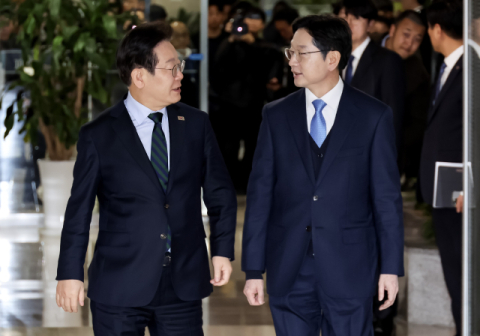 [속보] 이재명, 김경수 만나 